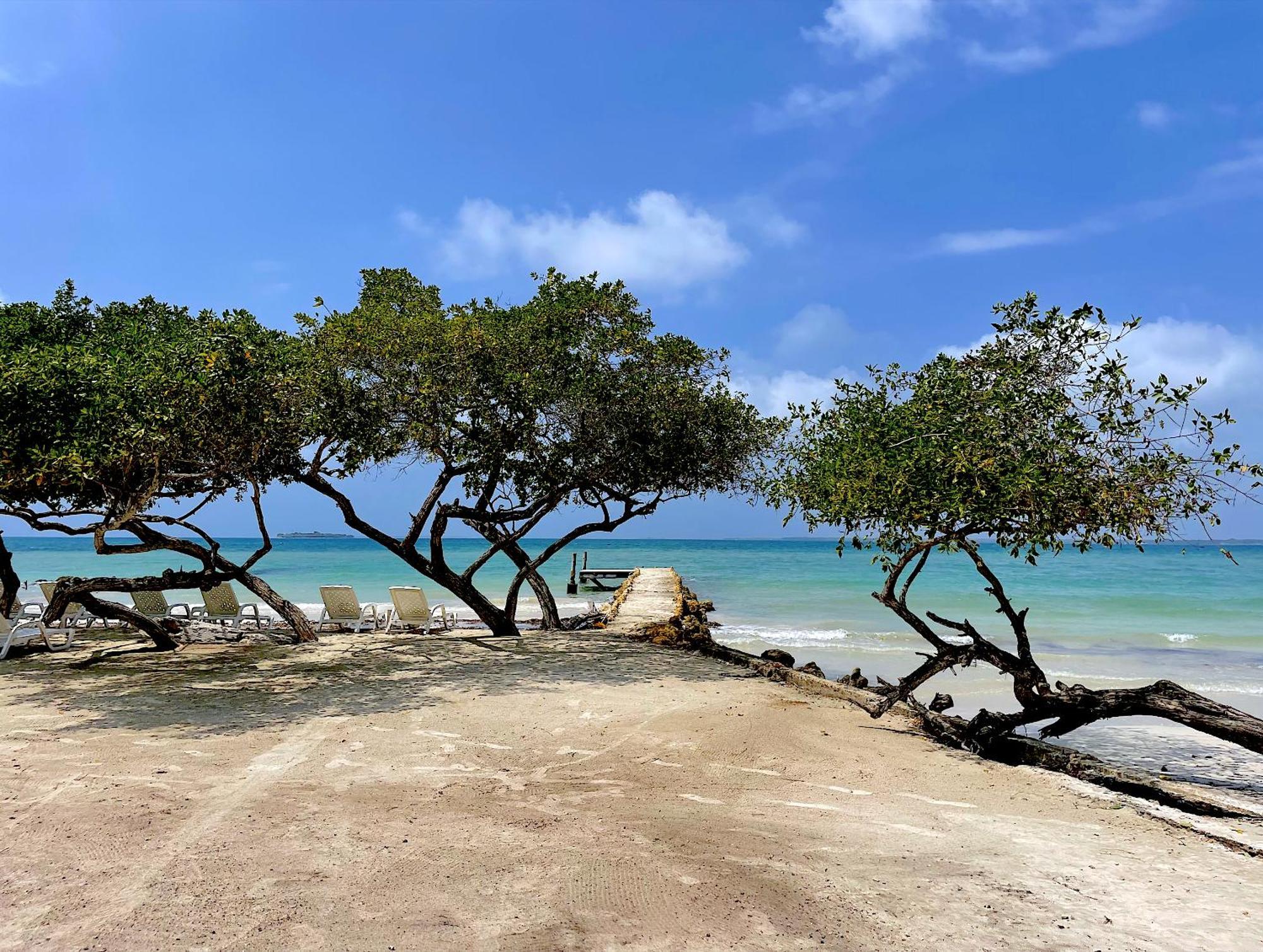 Hotel Carey Beach Isla Barú Extérieur photo