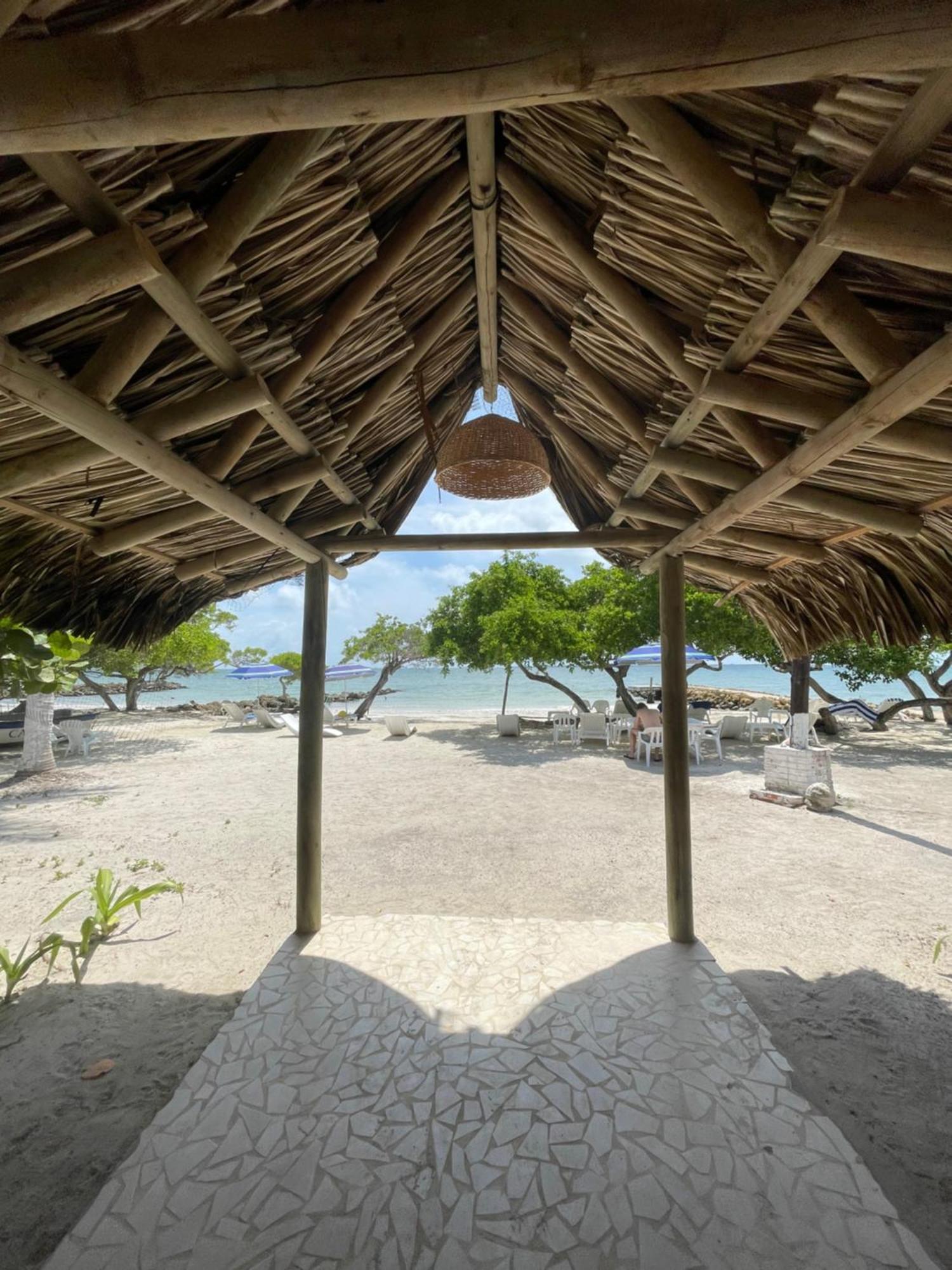 Hotel Carey Beach Isla Barú Extérieur photo