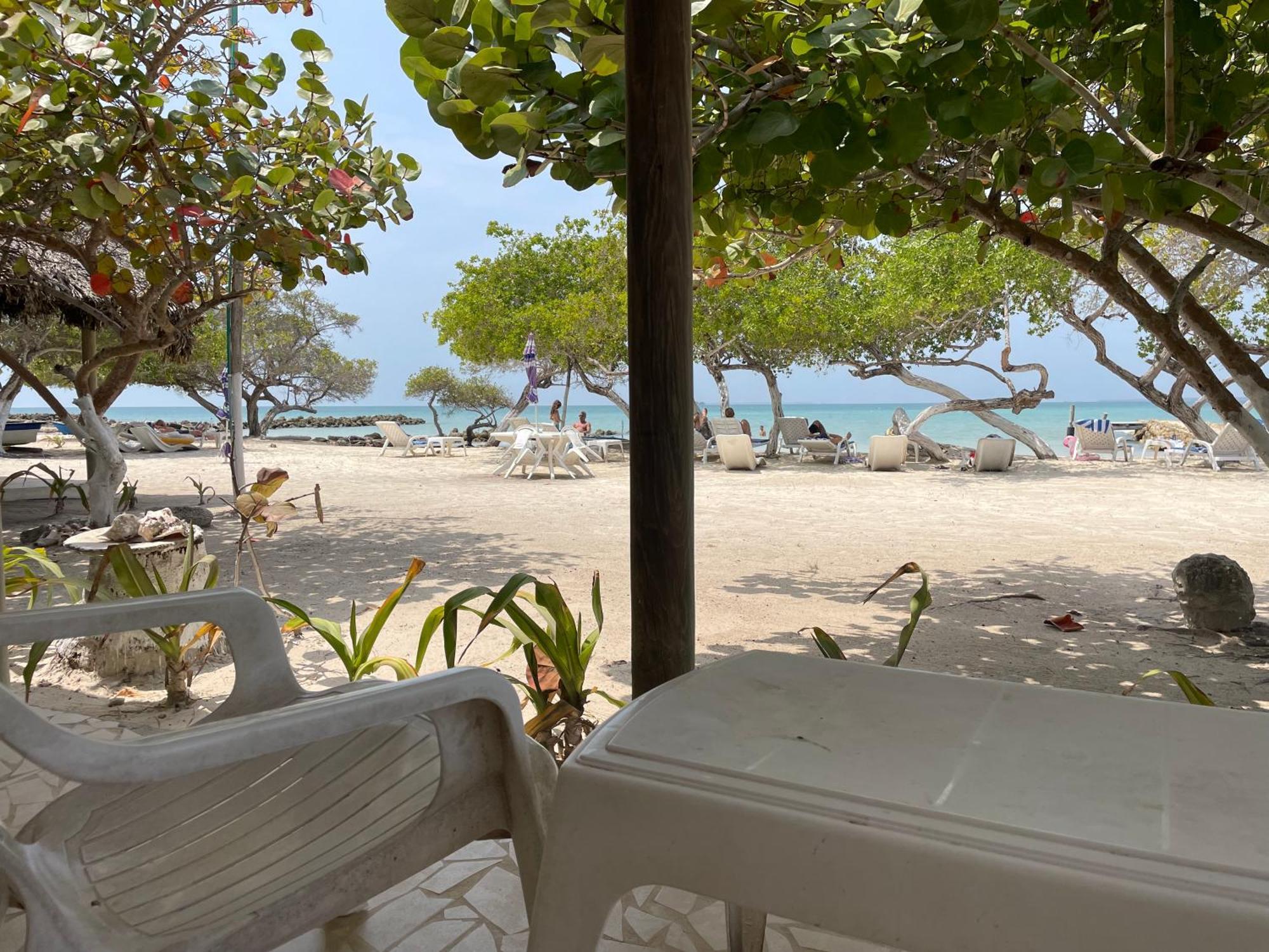 Hotel Carey Beach Isla Barú Extérieur photo