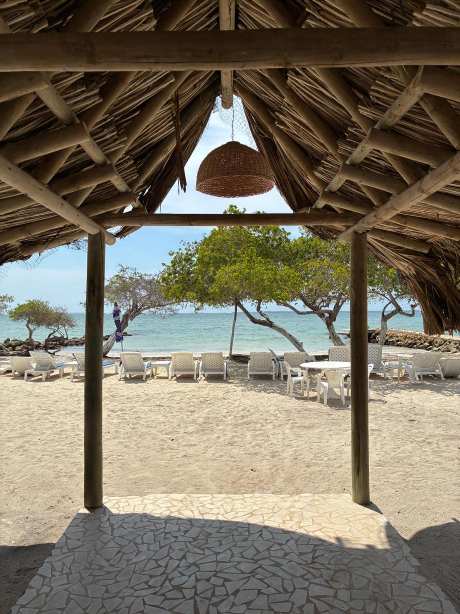 Hotel Carey Beach Isla Barú Extérieur photo