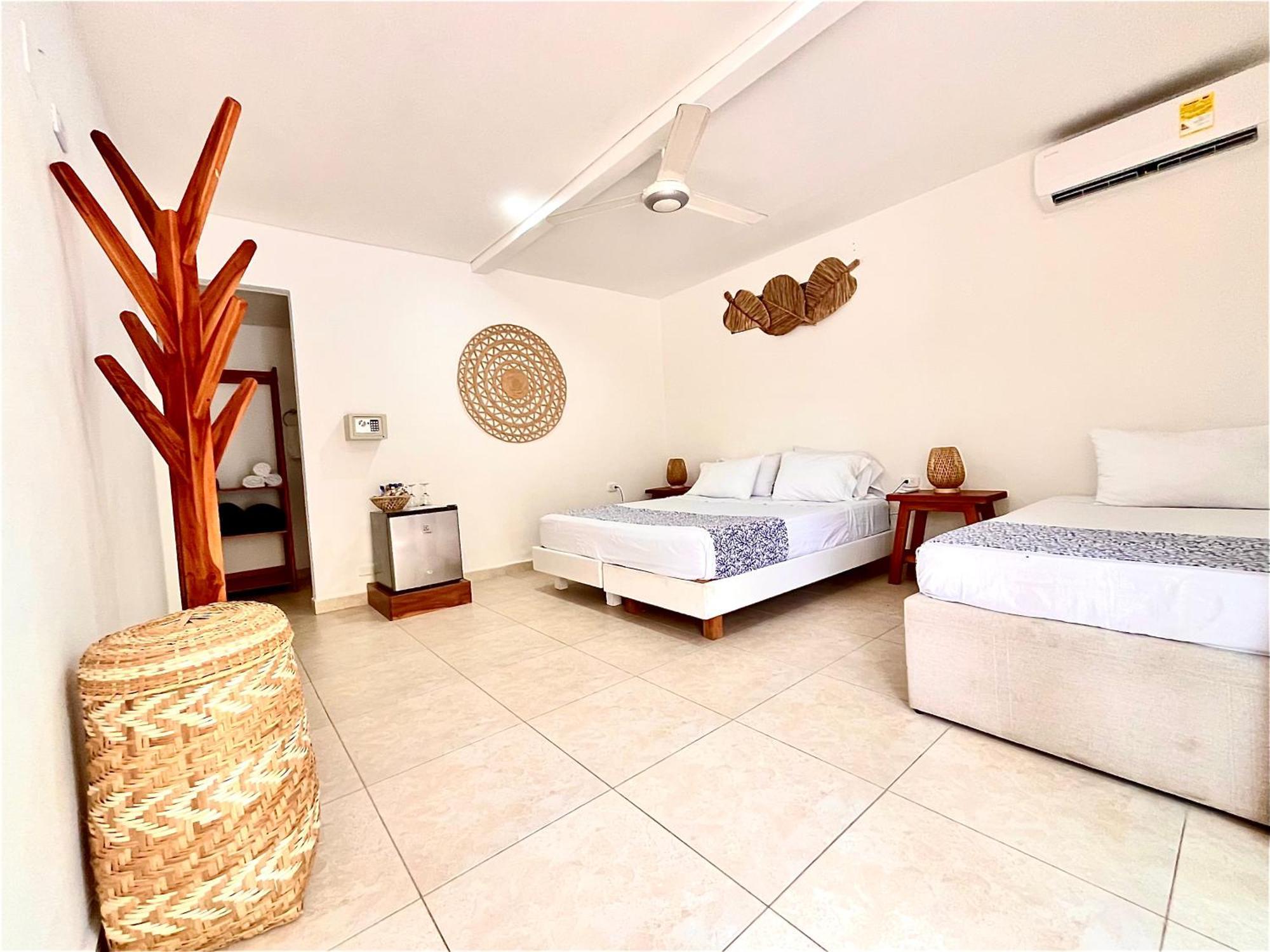 Hotel Carey Beach Isla Barú Extérieur photo