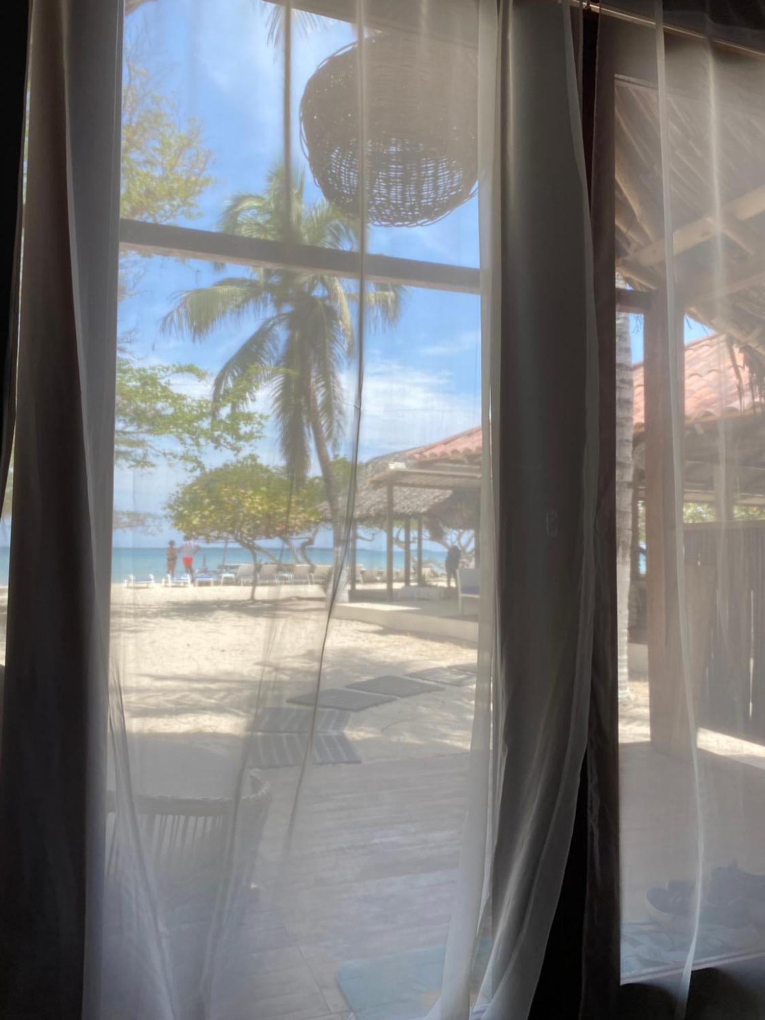 Hotel Carey Beach Isla Barú Extérieur photo