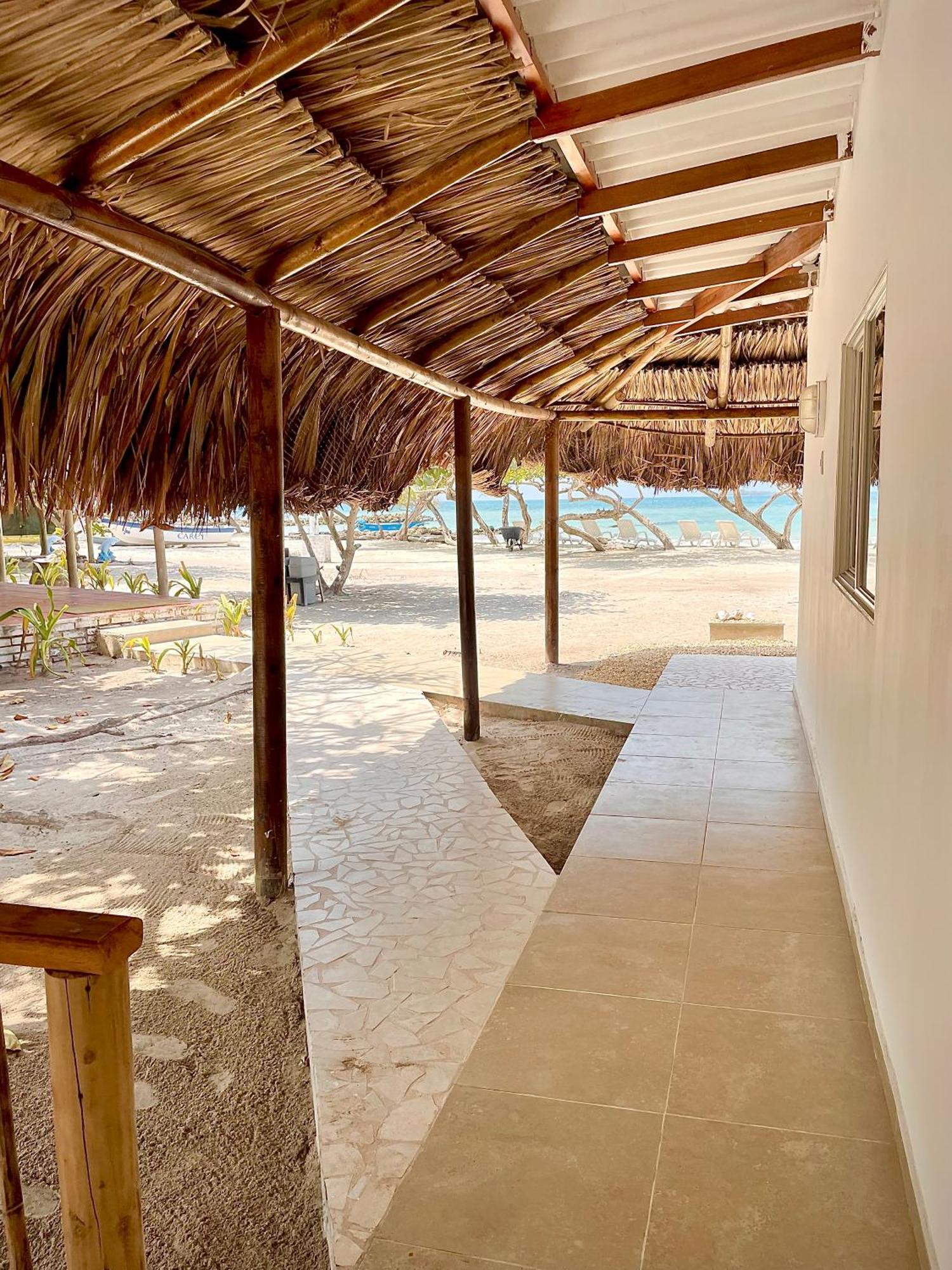Hotel Carey Beach Isla Barú Extérieur photo